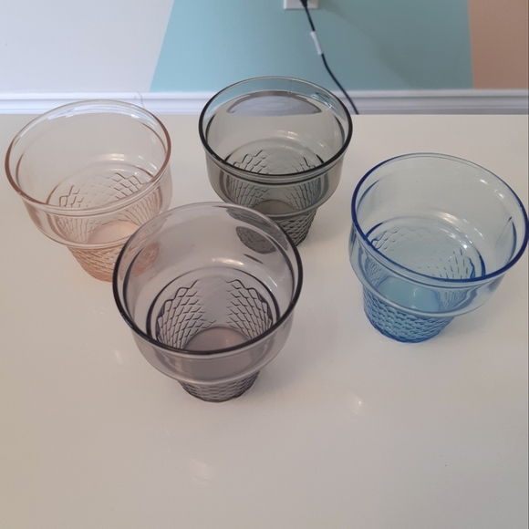 NWOT Set of 4 Glass Dessert Cups - Picture 2 of 3
